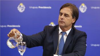 El Frente Amplio de Montevideo criticó duramente al gobierno por su gestión de la crisis del agua en Uruguay. El Frente Amplio de Montevideo criticó duramente al gobierno por su gestión de la crisis del agua en Uruguay.