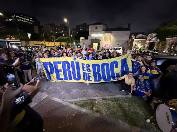 Banderazo y visitas inesperadas en Lima: qué hizo Boca antes del debut copero