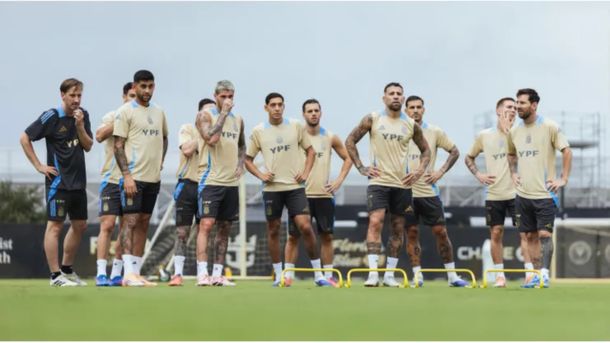 Las siete vacunas que deberán aplicarse los jugadores de la Selección Argentina antes de viajar a Angola Las siete vacunas que deberán aplicarse los jugadores de la Selección Argentina antes de viajar a Angola