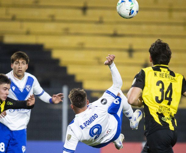 Copa Libertadores 2025: Vélez igualó con Peñarol y se quedó con el primer puesto del grupo