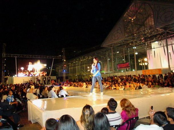 Cosmopolitan TV - Guayaquin Fashion Week 2010 - 2 (baja)