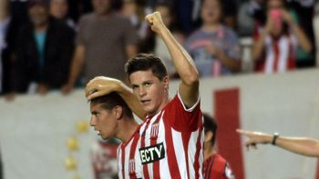 con tres de carrillo, estudiantes goleo al barcelona de ecuador con tres de carrillo, estudiantes goleo al barcelona de ecuador