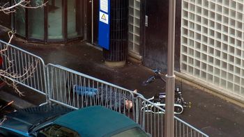 paris: abatieron a un hombre con explosivos que gritaba ala es grande paris: abatieron a un hombre con explosivos que gritaba ala es grande
