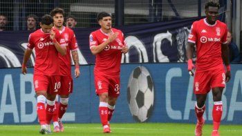 huracan goleo 3-0 a gimnasia y se metio en zona de clasificacion huracan goleo 3-0 a gimnasia y se metio en zona de clasificacion