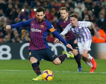 Lionel Messi marcó de penal ante el Valladolid