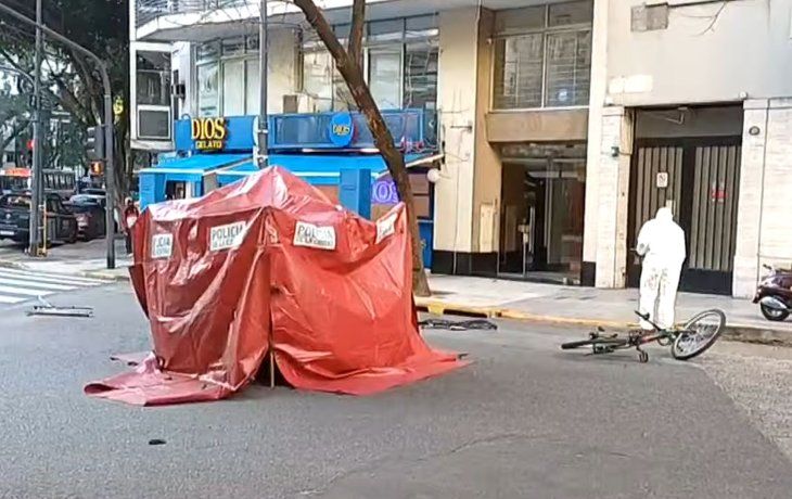 Un conductor atropelló y mató a un ciclista con una camioneta en Palermo