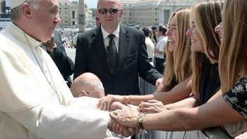 las trillizas de oro se dieron el gusto de conocer al papa las trillizas de oro se dieron el gusto de conocer al papa