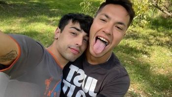 las romanticas postales de nacho lago, figura de colon, y su novio: ¡feliz vida, negro! te amo las romanticas postales de nacho lago, figura de colon, y su novio: ¡feliz vida, negro! te amo