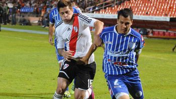 river le gano a godoy cruz gracias a un blooper de ibanez river le gano a godoy cruz gracias a un blooper de ibanez