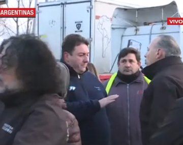 Berni en el corte de la autopista Buenos Aires-La Plata: Tienen cinco minutos o les secuestro los camiones