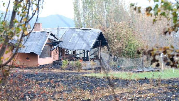 Incendios en Chubut: un hombre salvó su vida dentro de una pelopincho