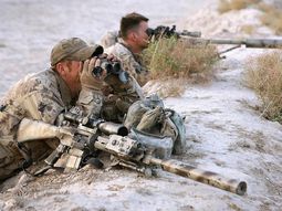Un sniper le dio a un terrorista que estaba a 3.450 metros