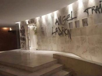 Pintadas amenazantes en la casa del Presidente de Excursionistas