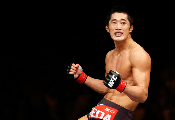 UFC: Kim se hizo fuerte en su casa y derrotó por nocaut a Hathaway