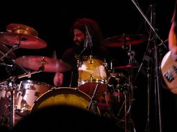 Denuncian al baterista de Pez por acoso y abuso sexual