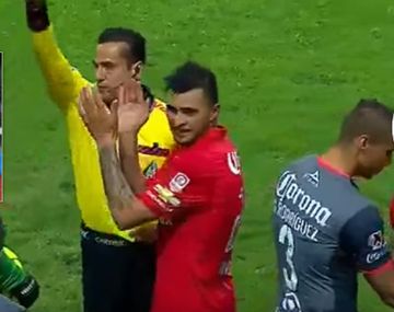 El argentino empujó al árbitro y lo terminó pagando muy caro