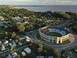 El departamento de Colonia es cada vez más elegido por inversionistas que quieren apostar en el Uruguay. El departamento de Colonia es cada vez más elegido por inversionistas que quieren apostar en el Uruguay.
