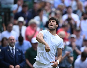 Wimbledon: Carlos Alcaráz ganó y jugara semifinales ante Daniil Medvedev