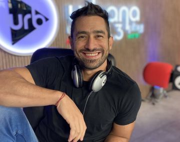 Descubrieron al Tucu López a los besos con una compañera de trabajo