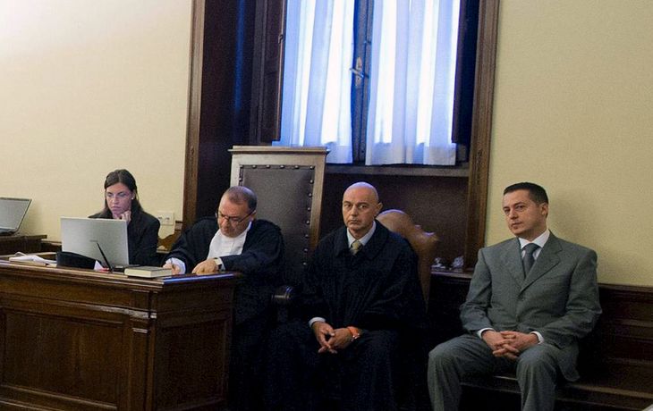 El ex mayordomo del Papa denunció torturas en prisión