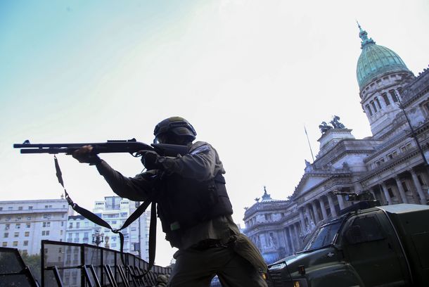 Los militares podrán dar apoyo logístico a las policías