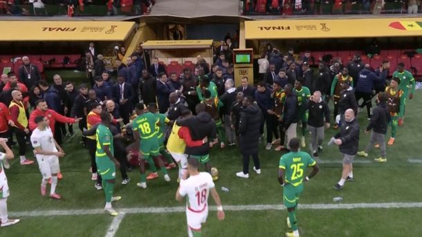 La CAF y la FIFA evalúan duras sanciones contra Senegal tras el escándalo en la final africana