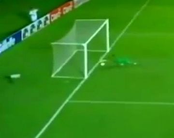 La increíble atajada del arquero de Perú ante Uruguay