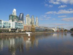 Puerto Madero: dos chilenos tiraron a un hombre en situación de calle al río
