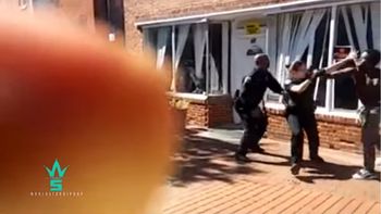 durante un arresto en estados unidos, un policia perdio por knockout durante un arresto en estados unidos, un policia perdio por knockout