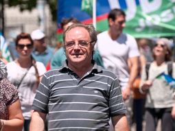 bo-no-cobras, es lo que tenemos, ironizó el Secretario General de Udocba. bo-no-cobras, es lo que tenemos, ironizó el Secretario General de Udocba.