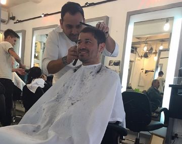 Mora pasó por la peluquería antes del Superclásico: ¿Qué se hizo?