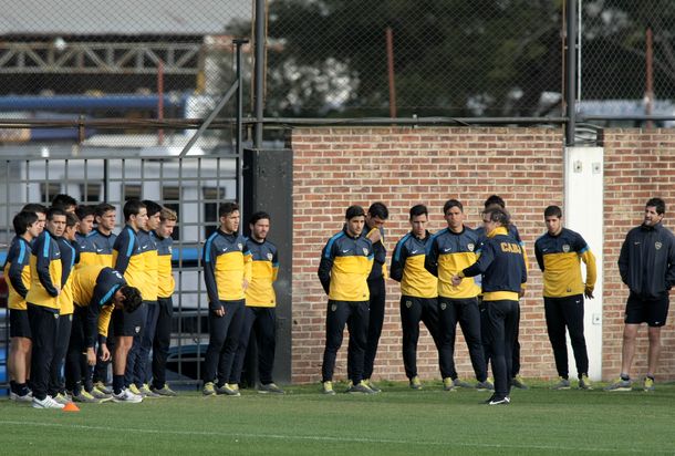 Boca extendió la licencia a Erviti y Silva, que siguen sin club