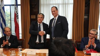 Juan Curbelo, presidente de ANP y Aldo Braida, presidente de la Cámara de Agentes de Pesqueros Extranjeros de España. Juan Curbelo, presidente de ANP y Aldo Braida, presidente de la Cámara de Agentes de Pesqueros Extranjeros de España.