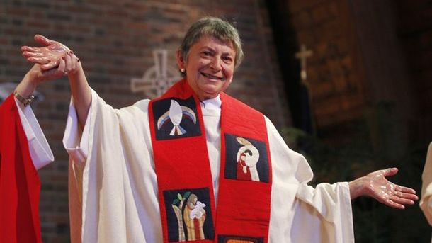 Polémica por una mujer que se convirtió en sacerdote en EE.UU.