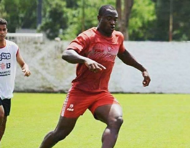 El camerunés no tuvo chances en la Primera del Globo