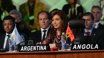 a horas de la resolucion de la corte de ee.uu., cfk volvio a apuntar contra los holdouts a horas de la resolucion de la corte de ee.uu., cfk volvio a apuntar contra los holdouts