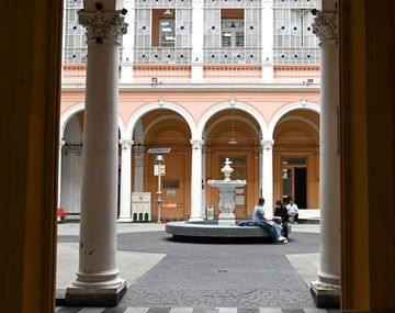 Económicas de la UBA lanza tres diplomaturas para periodistas