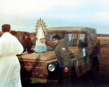 La Virgen de Luján que acompañó a los soldados argentinos en Malvinas no llegará este domingo al país