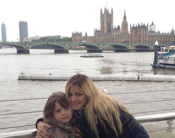 La Princesita Karina y su hija posan para el Kun Agüero