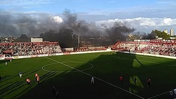 violencia en el ascenso: suspenden un partido por incidentes fuera del estadio violencia en el ascenso: suspenden un partido por incidentes fuera del estadio