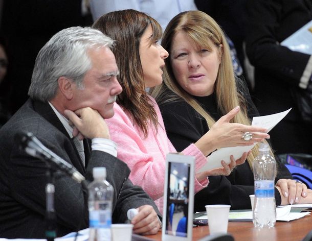 La oposición presenta un duro documento contra la reforma judicial