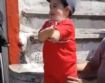 Mateo demuestra desde pequeño su amor por el Globo