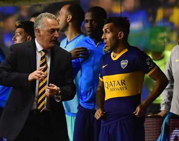 Gustavo Alfaro y Carlos Tevez