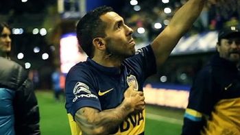 Tevez, durante su presentación ante una Bombonera colmada Tevez, durante su presentación ante una Bombonera colmada