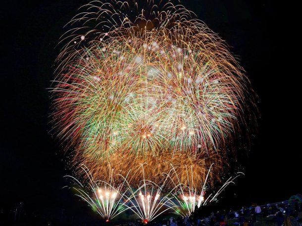 En Japón lanzaron el fuego artificial más grande del mundo para Año Nuevo