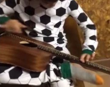 VIDEO: Un chico ciego toca una canción de B.B. King 