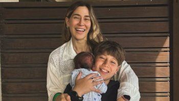 Jimena Barón, junto a sus hijos Morrison y Arturo. Jimena Barón, junto a sus hijos Morrison y Arturo.