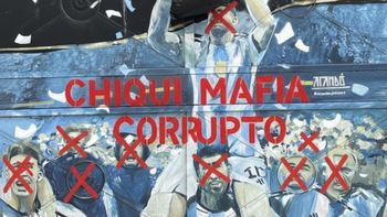 claro mensaje: escrachan murales de la seleccion argentina en rechazo al chiqui tapia claro mensaje: escrachan murales de la seleccion argentina en rechazo al chiqui tapia