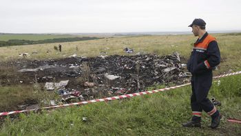 ucrania acusa a separatistas de sacar 38 cuerpos del avion ucrania acusa a separatistas de sacar 38 cuerpos del avion