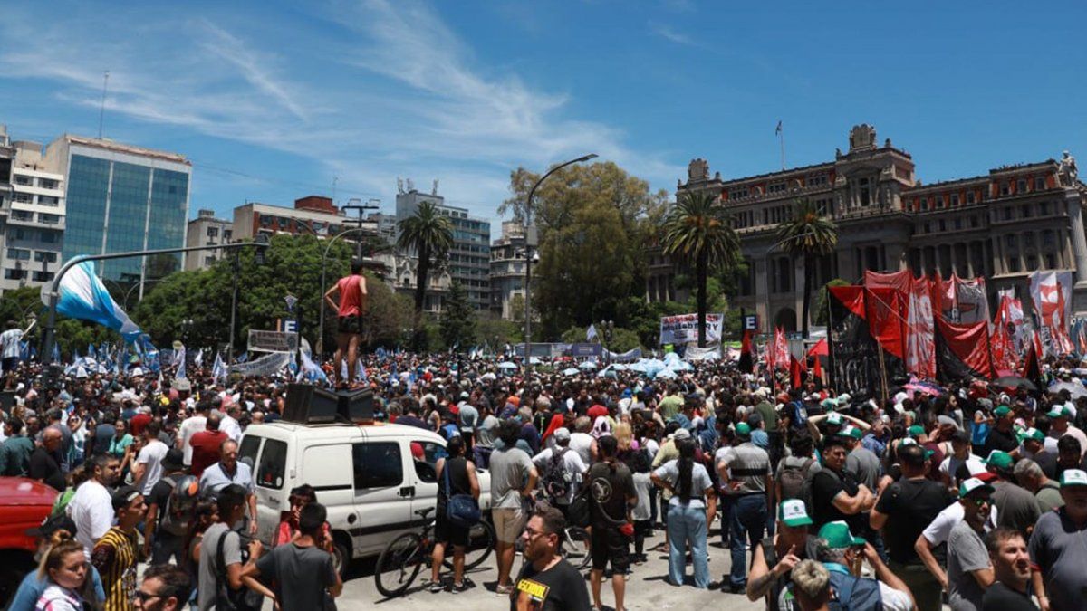 Paro nacional contra Javier Milei EN VIVO: minuto a minuto